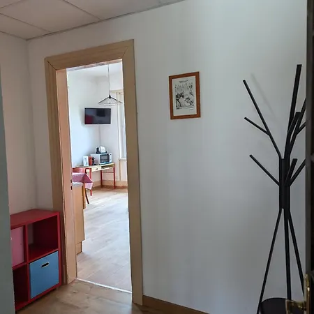 Roux Apartman Staffelfelden